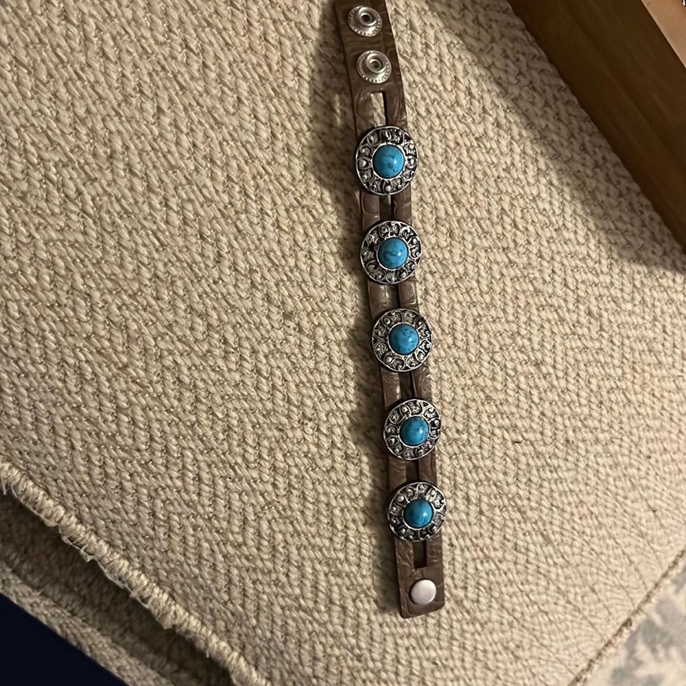 Turquoise leather bracelet
